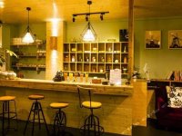 餐飲經(jīng)營(yíng)中的經(jīng)典案例分析，餐廳開業(yè)卻生意慘淡，該怎么辦？【重慶火鍋底料批發(fā)】