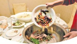 晚餐浪費(fèi)比午餐嚴(yán)重，聚會商務(wù)、游客浪費(fèi)多【重慶火鍋底料廠】