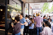 從傳統(tǒng)餐館到智慧餐廳，30%以上引流來自口碑【重慶火鍋底料批發(fā)】