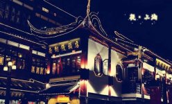 老字號頻陷“失寵”困局，到底選擇自我革命還是被人革命？【重慶火鍋底料批發(fā)商城】