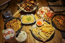 “堂食+外賣(mài)+商城”三店一體新模式，餐飲數(shù)字化發(fā)展新風(fēng)口？重慶火鍋底料批發(fā)商城
