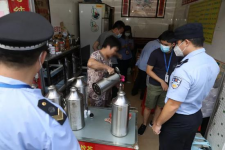 有15份不同程度含有西藥“對(duì)乙酰氨基酚”“氯苯那敏”“布洛芬”“馬來(lái)酸氯苯那敏”“甲硝唑”等成分，不符合國(guó)家食品安全法規(guī)定