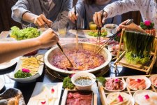 消費(fèi)時(shí)代，人均收入提高將讓餐飲業(yè)受益重慶火鍋底料批發(fā)在哪里