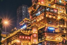 走訪長沙、重慶等地后，我總結(jié)出一套廣告牌“吸金術(shù)”